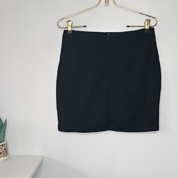 Shein Floral Embroidered Black Mini Skirt Size Medium 6 - Picture 6 of 8